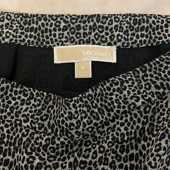 Michael Kors midi leopard print skirt size medium - Picture 3 of 3